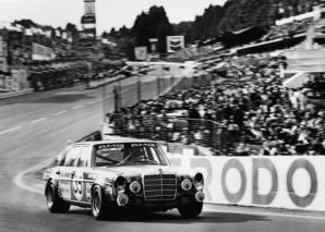 Mercedes-AMG świętuje 50 lat sukcesów