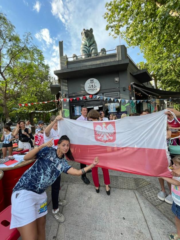 Przegraliśmy, ale zabawa była świetna. Wspólne oglądanie meczu dyplomatów Ambasady RP w Buenos Aires
