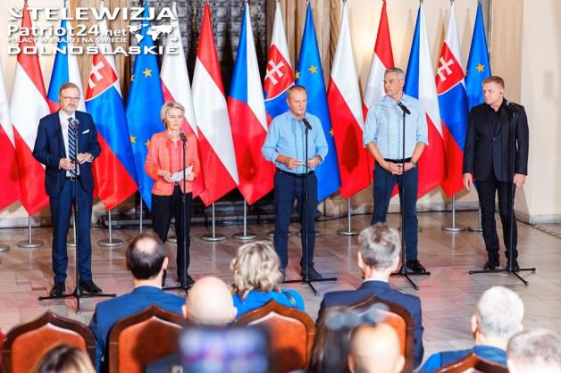[VIDEO] O 20 mld zł z Funduszy Europejskich na odbudowę na spotkaniu we Wrocławiu z Przewodniczącą Komisji Europejskiej Ursula von der Leyen, Kanclerzem Austrii Karl Nehammer oraz Premierami Czech Petr Fiala i Słowacji Robert Fico rozmawiał Premier RP